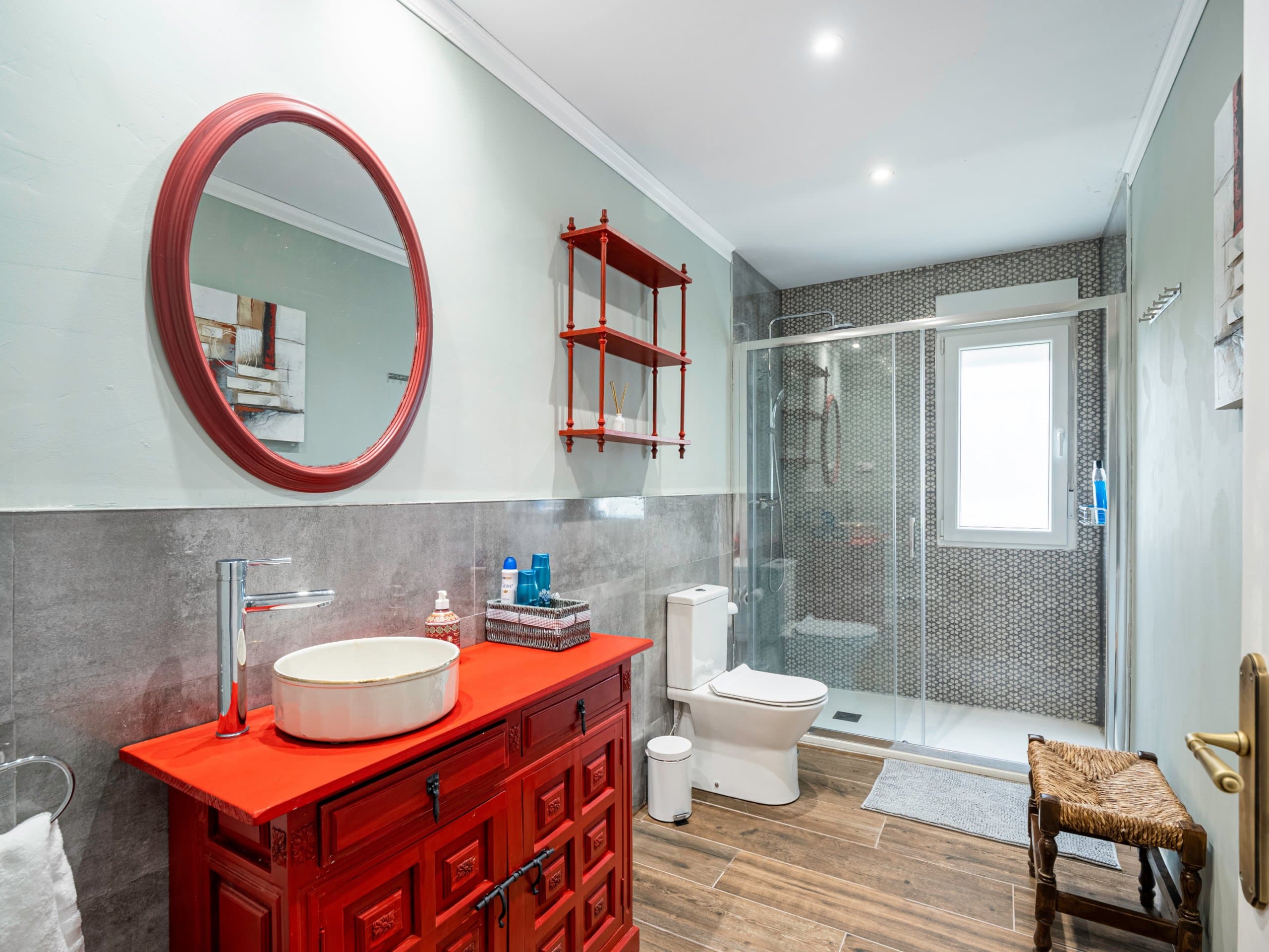 2 Bathrooms